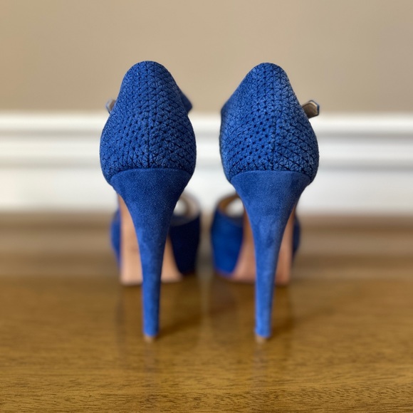 Blugirl Blumarine Textured Blue Suede Platform T-Strap Sandals Size 7.5 (38.5) - Picture 2 of 6